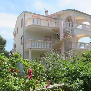 https://gardenia-apartments.hotelinzadar.com